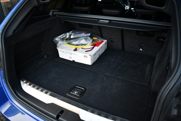 BMW 3 Serie Touring 330e M-Sport Pano ACC Trekhaak HiFi 19inch