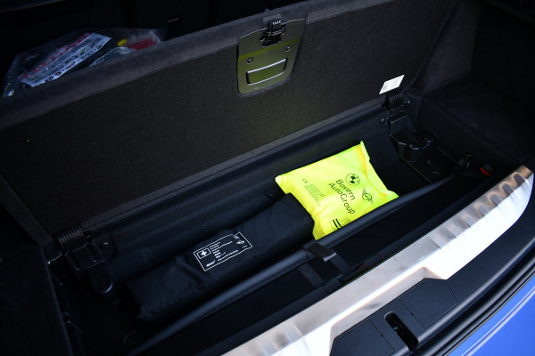 BMW 3 Serie Touring 330e M-Sport Pano ACC Trekhaak HiFi 19inch