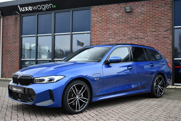 BMW 3 Serie Touring 330e M-Sport Pano ACC Trekhaak HiFi 19inch