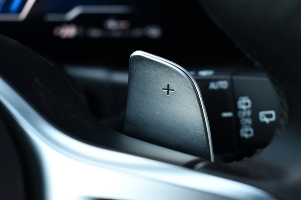 BMW 3 Serie Touring 330e M-Sport Pano ACC Trekhaak HiFi 19inch