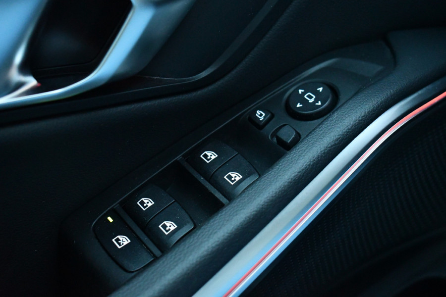 BMW 3 Serie Touring 330e M-Sport Pano ACC Trekhaak HiFi 19inch