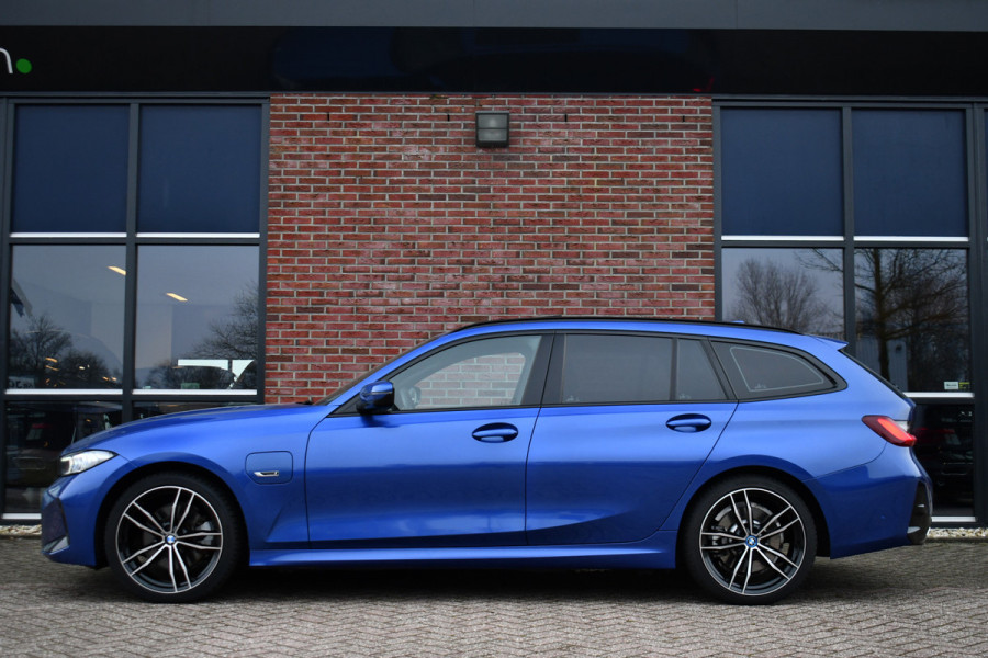 BMW 3 Serie Touring 330e M-Sport Pano ACC Trekhaak HiFi 19inch