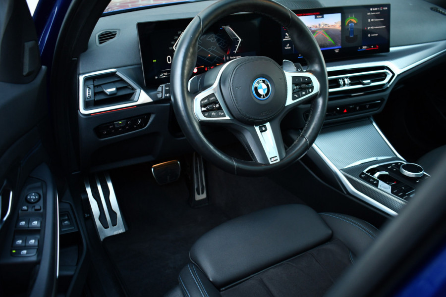 BMW 3 Serie Touring 330e M-Sport Pano ACC Trekhaak HiFi 19inch