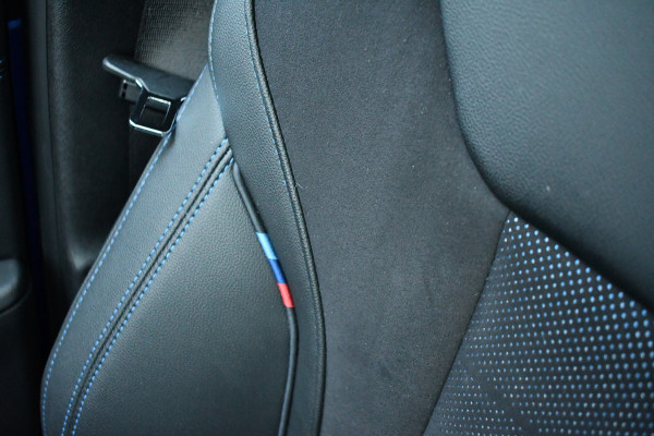 BMW 3 Serie Touring 330e M-Sport Pano ACC Trekhaak HiFi 19inch