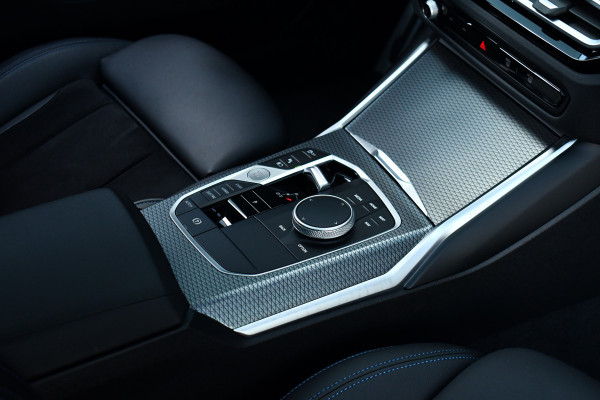 BMW 3 Serie Touring 330e M-Sport Pano ACC Trekhaak HiFi 19inch