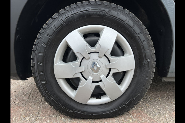 Renault Master T35 2.3 dCi 135 L2H2 Inrichting/Nieuwstaat!