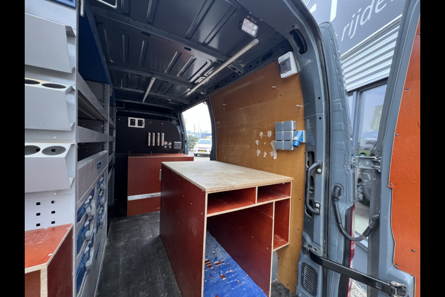 Renault Master T35 2.3 dCi 135 L2H2 Inrichting/Nieuwstaat!