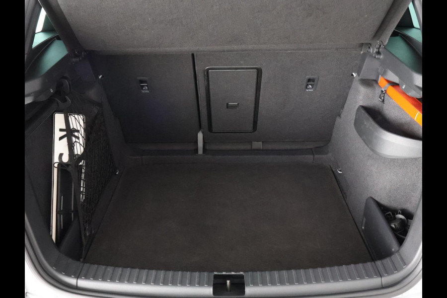 Škoda Karoq 1.5 TSI ACT Sportline Business Automaat | Navigatie | 1e eigenaar | Trekhaak |