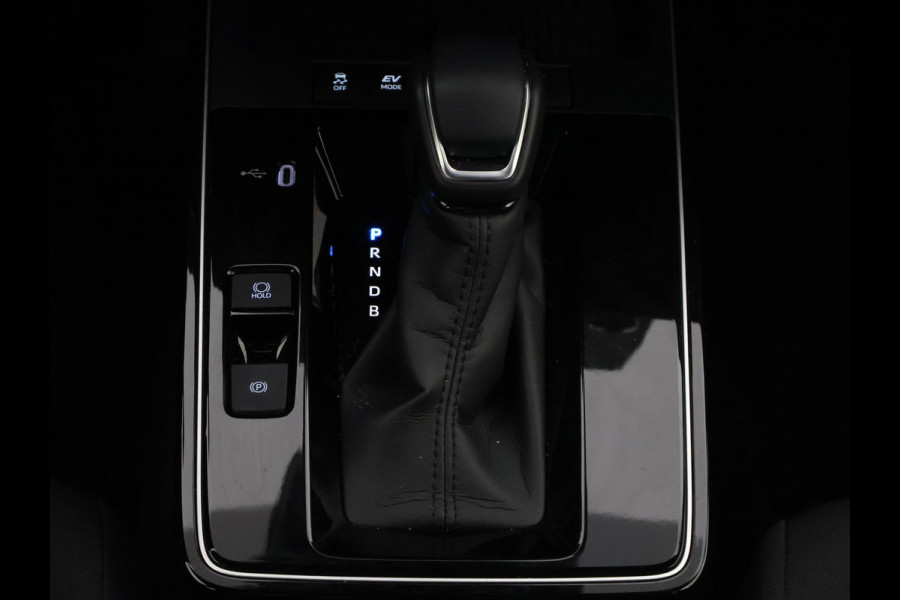 Toyota Corolla Cross Hybrid 140 Dynamic | Stuur-/ & Stoelverwarming | Parkeersensoren | Dodehoek detectie | Elektrische kofferbak