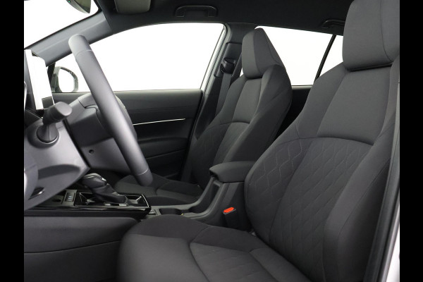 Toyota Corolla Cross Hybrid 140 Dynamic | Stuur-/ & Stoelverwarming | Parkeersensoren | Dodehoek detectie | Elektrische kofferbak
