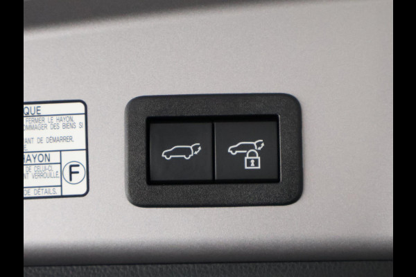 Toyota Corolla Cross Hybrid 140 Dynamic | Stuur-/ & Stoelverwarming | Parkeersensoren | Dodehoek detectie | Elektrische kofferbak