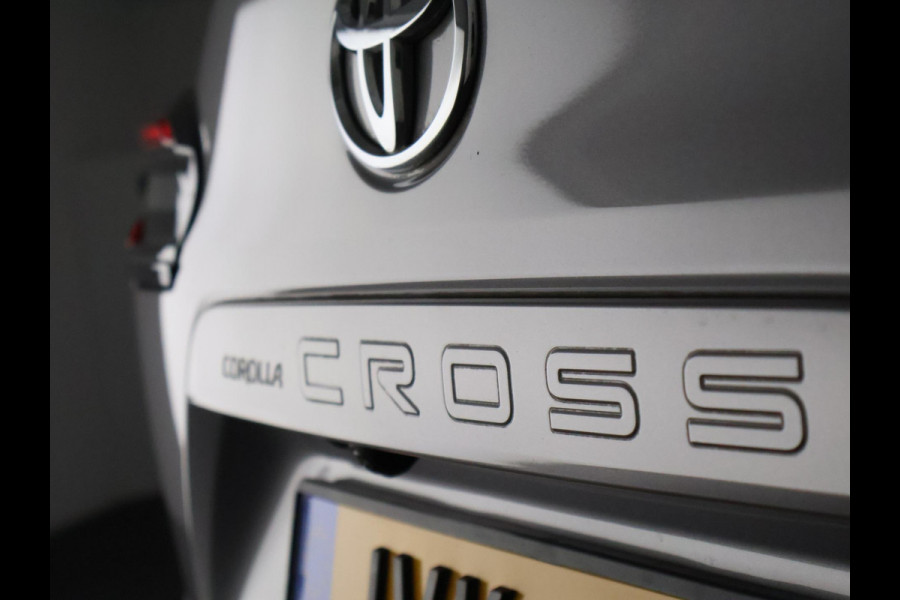 Toyota Corolla Cross Hybrid 140 Dynamic | Stuur-/ & Stoelverwarming | Parkeersensoren | Dodehoek detectie | Elektrische kofferbak