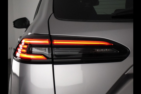 Toyota Corolla Cross Hybrid 140 Dynamic | Stuur-/ & Stoelverwarming | Parkeersensoren | Dodehoek detectie | Elektrische kofferbak