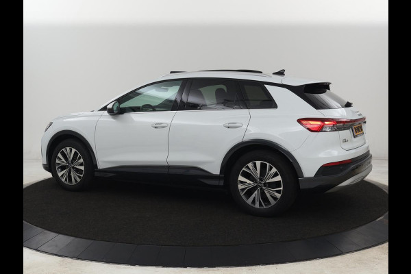 Audi Q4 e-tron 35 Launch edition Advanced Plus 55 kWh | Panoramadak | Stoelverwarming | Adaptive cruise | Matrix LED | Warmtepomp | Navigatie | Carplay | Sportstoelen