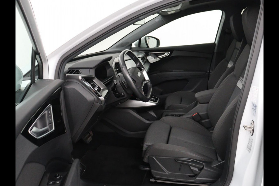 Audi Q4 e-tron 35 Launch edition Advanced Plus 55 kWh | Panoramadak | Stoelverwarming | Adaptive cruise | Matrix LED | Warmtepomp | Navigatie | Carplay | Sportstoelen