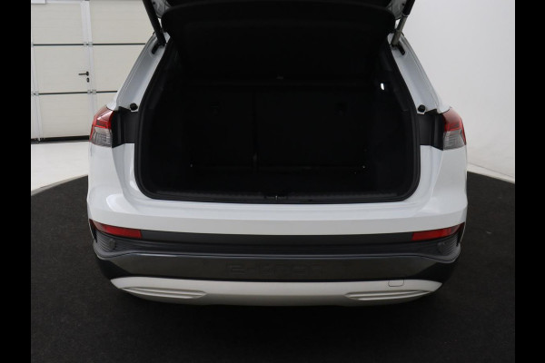 Audi Q4 e-tron 35 Launch edition Advanced Plus 55 kWh | Panoramadak | Stoelverwarming | Adaptive cruise | Matrix LED | Warmtepomp | Navigatie | Carplay | Sportstoelen