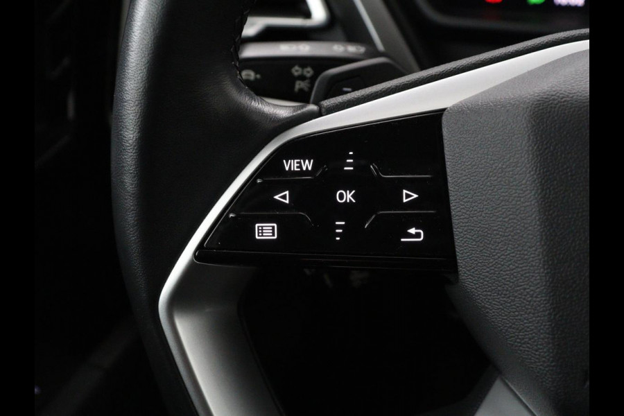 Audi Q4 e-tron 35 Launch edition Advanced Plus 55 kWh | Panoramadak | Stoelverwarming | Adaptive cruise | Matrix LED | Warmtepomp | Navigatie | Carplay | Sportstoelen