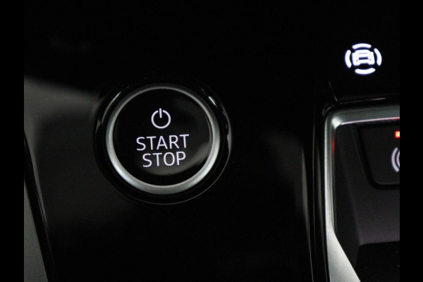Audi Q4 e-tron 35 Launch edition Advanced Plus 55 kWh | Panoramadak | Stoelverwarming | Adaptive cruise | Matrix LED | Warmtepomp | Navigatie | Carplay | Sportstoelen