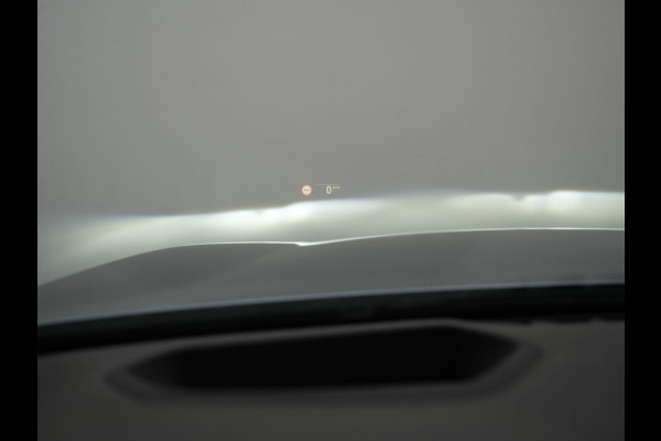 BMW 5 Serie Touring 530e xDrive M Sport Plug In Hybrid 293pk Dealer O.H. PHEV | Panodak | Head Up | Laser LED | 360 Camera | Harman & Kardon | Sfeerverlichting | Alcantara Sportstoelen Verwarmd | Keyless | Blis | Virtual | Navigatie | DAB |