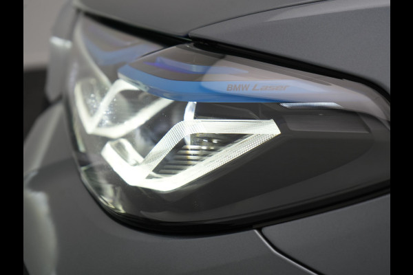 BMW 5 Serie Touring 530e xDrive M Sport Plug In Hybrid 293pk Dealer O.H. PHEV | Panodak | Head Up | Laser LED | 360 Camera | Harman & Kardon | Sfeerverlichting | Alcantara Sportstoelen Verwarmd | Keyless | Blis | Virtual | Navigatie | DAB |