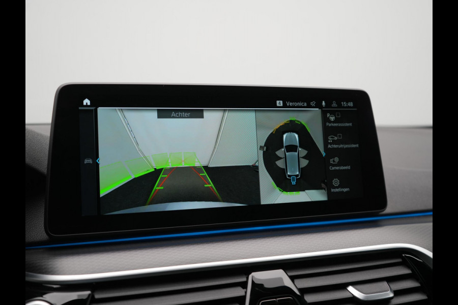BMW 5 Serie Touring 530e xDrive M Sport Plug In Hybrid 293pk Dealer O.H. PHEV | Panodak | Head Up | Laser LED | 360 Camera | Harman & Kardon | Sfeerverlichting | Alcantara Sportstoelen Verwarmd | Keyless | Blis | Virtual | Navigatie | DAB |