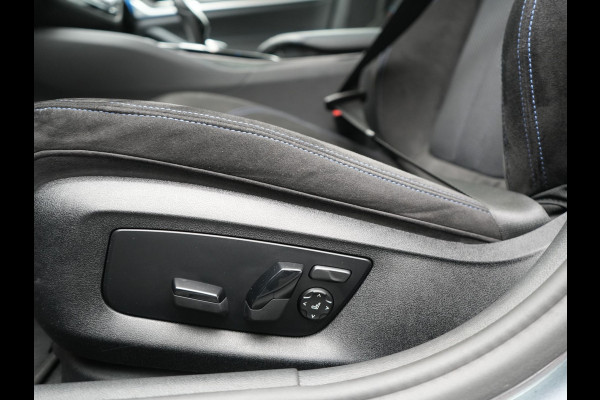 BMW 5 Serie Touring 530e xDrive M Sport Plug In Hybrid 293pk Dealer O.H. PHEV | Panodak | Head Up | Laser LED | 360 Camera | Harman & Kardon | Sfeerverlichting | Alcantara Sportstoelen Verwarmd | Keyless | Blis | Virtual | Navigatie | DAB |