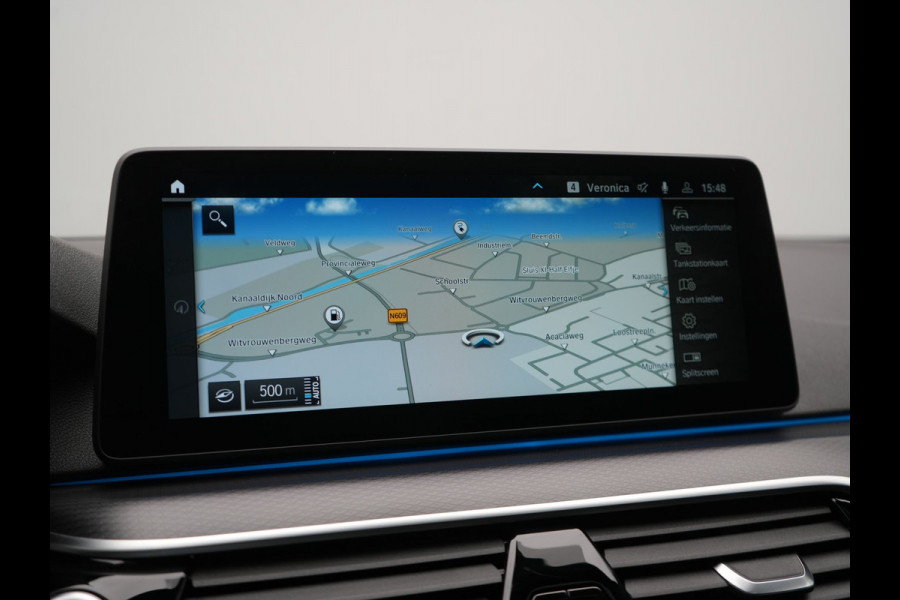 BMW 5 Serie Touring 530e xDrive M Sport Plug In Hybrid 293pk Dealer O.H. PHEV | Panodak | Head Up | Laser LED | 360 Camera | Harman & Kardon | Sfeerverlichting | Alcantara Sportstoelen Verwarmd | Keyless | Blis | Virtual | Navigatie | DAB |