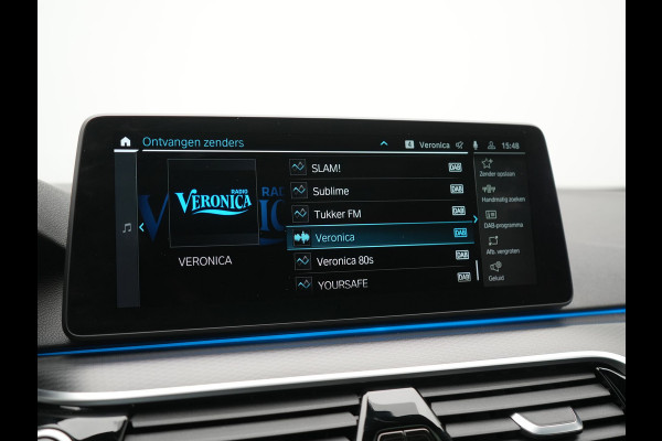 BMW 5 Serie Touring 530e xDrive M Sport Plug In Hybrid 293pk Dealer O.H. PHEV | Panodak | Head Up | Laser LED | 360 Camera | Harman & Kardon | Sfeerverlichting | Alcantara Sportstoelen Verwarmd | Keyless | Blis | Virtual | Navigatie | DAB |