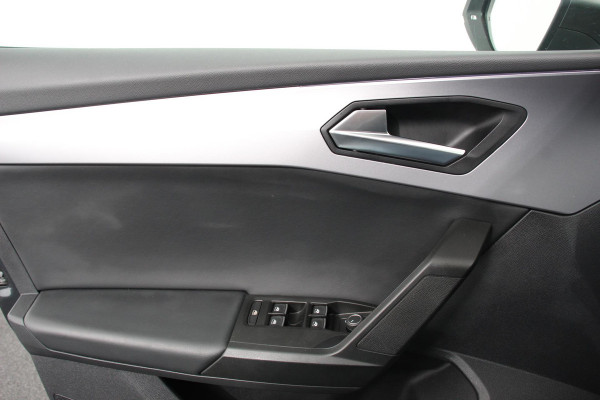 Seat Leon ST 1.5 TSI 150pk Automaat ST FR Navigatie Adaptive Cruise Control Lane Assist Stoel/Stuurverwarming Keyless Go