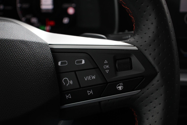 Seat Leon ST 1.5 TSI 150pk Automaat ST FR Navigatie Adaptive Cruise Control Lane Assist Stoel/Stuurverwarming Keyless Go