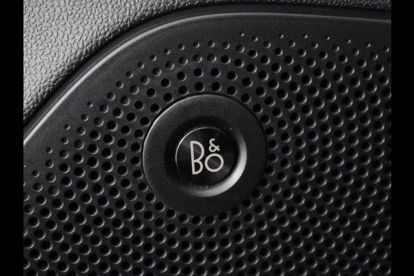 Ford Fiesta 1.0 EcoBoost ST-Line X | Adaptive cruise | Camera | Carplay | Navigatie | B&O Sound | Climate control | Bluetooth | Side Assist | Parkeerhulp