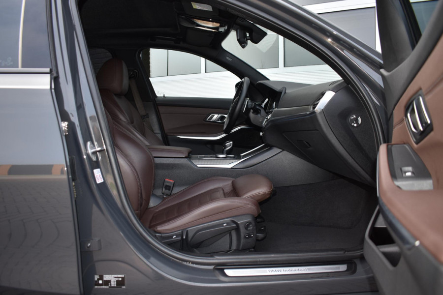 BMW 3 Serie Touring 330e Plugin Hybrid 292PK Aut. M-Sport | Panodak | Dravitgrau Individual | Trekhaak | Leder | Incl. garantie