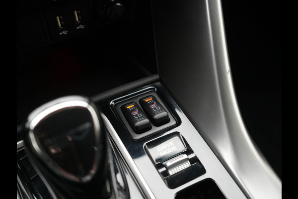 Mitsubishi Eclipse Cross 2.4 Black Edition Plug In Hybrid 188pk Dealer O.H. PHEV | Trekhaak | Adaptive Cruise | 360 Camera | Alcantara Sportstoelen & Stuur Verwarmd | Keyless | Blis | Navigatie Via TomTom | Apple Carplay | DAB |