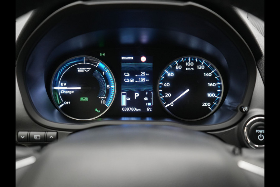 Mitsubishi Eclipse Cross 2.4 Black Edition Plug In Hybrid 188pk Dealer O.H. PHEV | Trekhaak | Adaptive Cruise | 360 Camera | Alcantara Sportstoelen & Stuur Verwarmd | Keyless | Blis | Navigatie Via TomTom | Apple Carplay | DAB |