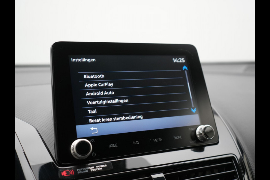 Mitsubishi Eclipse Cross 2.4 Black Edition Plug In Hybrid 188pk Dealer O.H. PHEV | Trekhaak | Adaptive Cruise | 360 Camera | Alcantara Sportstoelen & Stuur Verwarmd | Keyless | Blis | Navigatie Via TomTom | Apple Carplay | DAB |