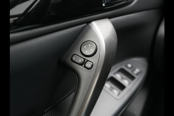 Mitsubishi Eclipse Cross 2.4 Black Edition Plug In Hybrid 188pk Dealer O.H. PHEV | Trekhaak | Adaptive Cruise | 360 Camera | Alcantara Sportstoelen & Stuur Verwarmd | Keyless | Blis | Navigatie Via TomTom | Apple Carplay | DAB |