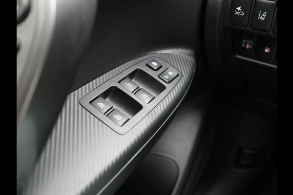 Mitsubishi Eclipse Cross 2.4 Black Edition Plug In Hybrid 188pk Dealer O.H. PHEV | Trekhaak | Adaptive Cruise | 360 Camera | Alcantara Sportstoelen & Stuur Verwarmd | Keyless | Blis | Navigatie Via TomTom | Apple Carplay | DAB |