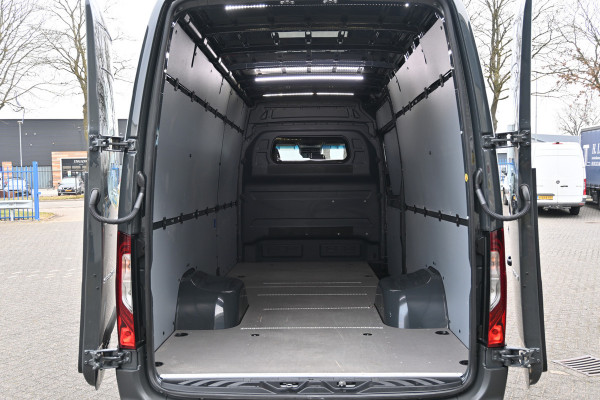 Mercedes-Benz Sprinter 519 CDI L3H2 3500 KG trekhaak, LED, Geveerde stoel