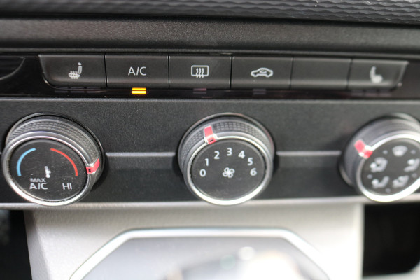 Volkswagen Transporter 2.0 TDI L2 H1 Bulli DC Automaat