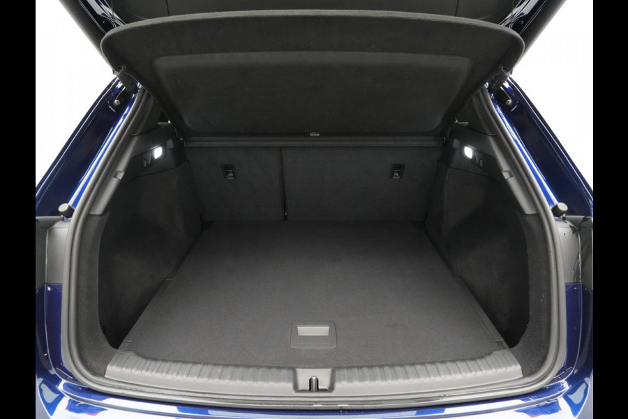 Audi Q4 e-tron 50 quattro S Line edition 77 kWh 300pk Navigatie Camera Acc Stoelverwarming Demo Roel