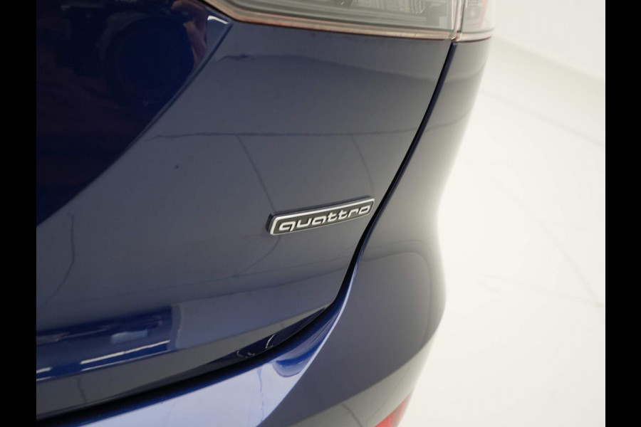 Audi Q4 e-tron 50 quattro S Line edition 77 kWh 300pk Navigatie Camera Acc Stoelverwarming Demo Roel