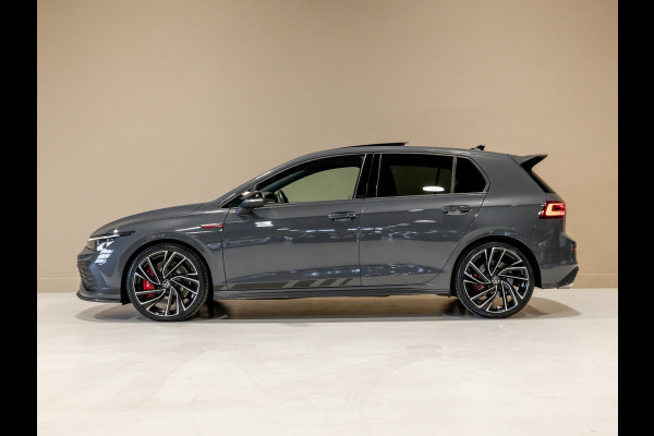 Volkswagen Golf 2.0 TSI GTI Clubsport / 300pk / Panorama dak / Harman kardon / Stuur en stoelverwarming /