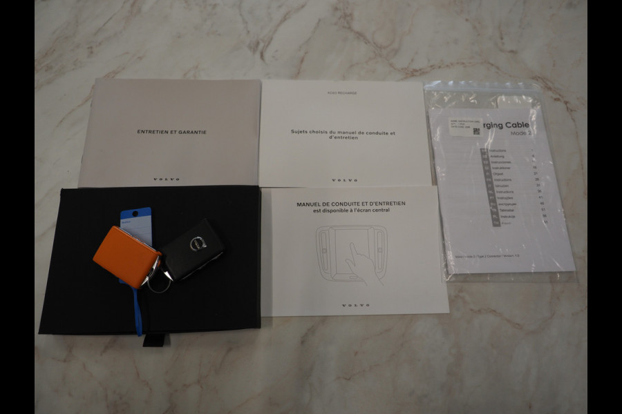 Volvo XC60 2.0 T6 Plug-in hybrid AWD Plus Dark Long Range | Panoramadak | Keyless | Camera | Leder | Memory | Climate | LED | Carplay