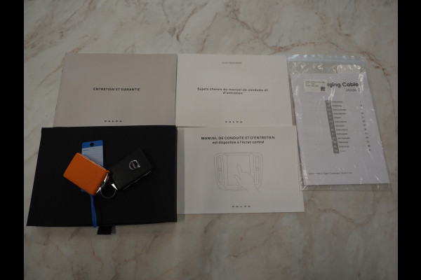 Volvo XC60 2.0 T6 Plug-in hybrid AWD Plus Dark Long Range | Panoramadak | Keyless | Camera | Leder | Memory | Climate | LED | Carplay