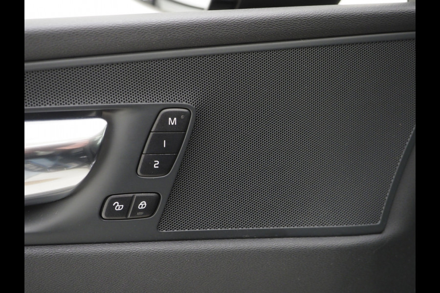 Volvo XC60 2.0 T6 Plug-in hybrid AWD Plus Dark Long Range | Panoramadak | Keyless | Camera | Leder | Memory | Climate | LED | Carplay