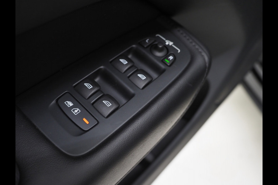 Volvo XC60 2.0 T6 Plug-in hybrid AWD Plus Dark Long Range | Panoramadak | Keyless | Camera | Leder | Memory | Climate | LED | Carplay