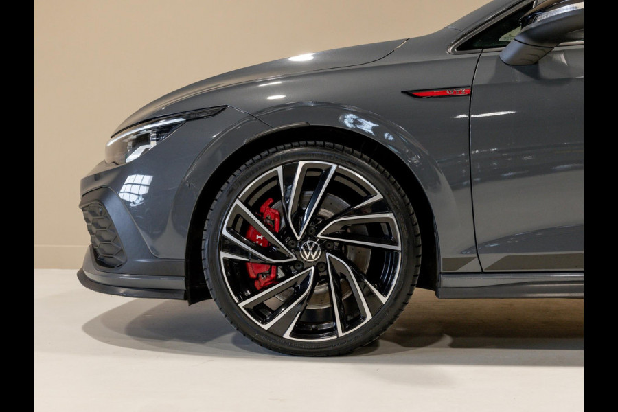 Volkswagen Golf 2.0 TSI GTI Clubsport / 300pk / Panorama dak / Harman kardon / Stuur en stoelverwarming /