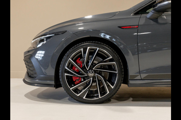 Volkswagen Golf 2.0 TSI GTI Clubsport / 300pk / Panorama dak / Harman kardon / Stuur en stoelverwarming /