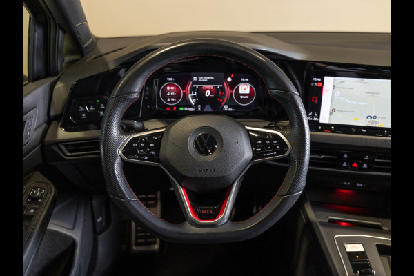 Volkswagen Golf 2.0 TSI GTI Clubsport / 300pk / Panorama dak / Harman kardon / Stuur en stoelverwarming /