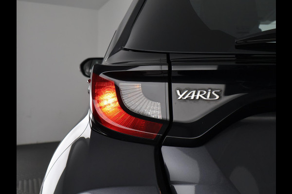 Toyota Yaris 1.5 HYBRIDE GRAYLINE NAVIGATIE GARANTIE TOT 2033 ! CAMERA.CRUISE. CLIMA.ALS NIEUW !
